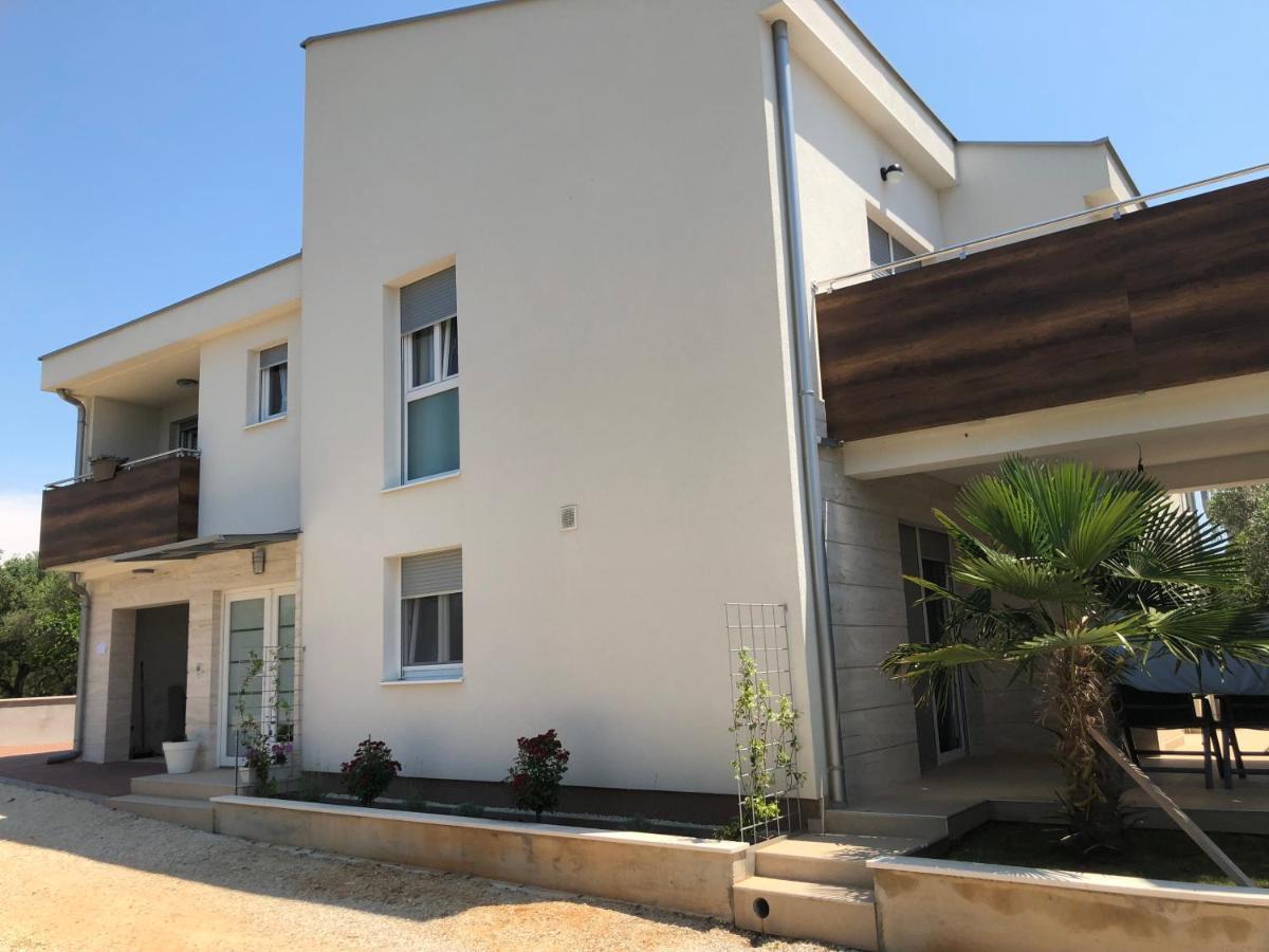 Apartmani Gavran ซูโกชัน ภายนอก รูปภาพ